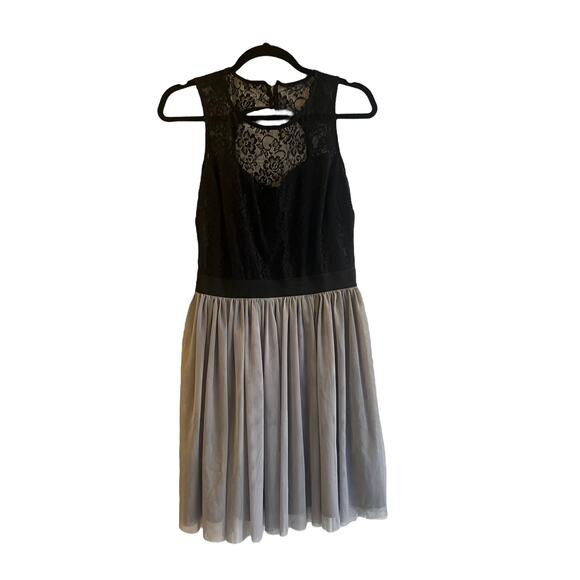 Studio Y DRESS 5/6 Womens Black Lace Top Gray Full Skirt Lined Zip Mob Wife - Picture 3 of 8